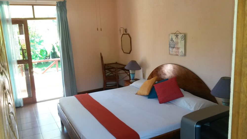 Samara Beach Hotel 17/49