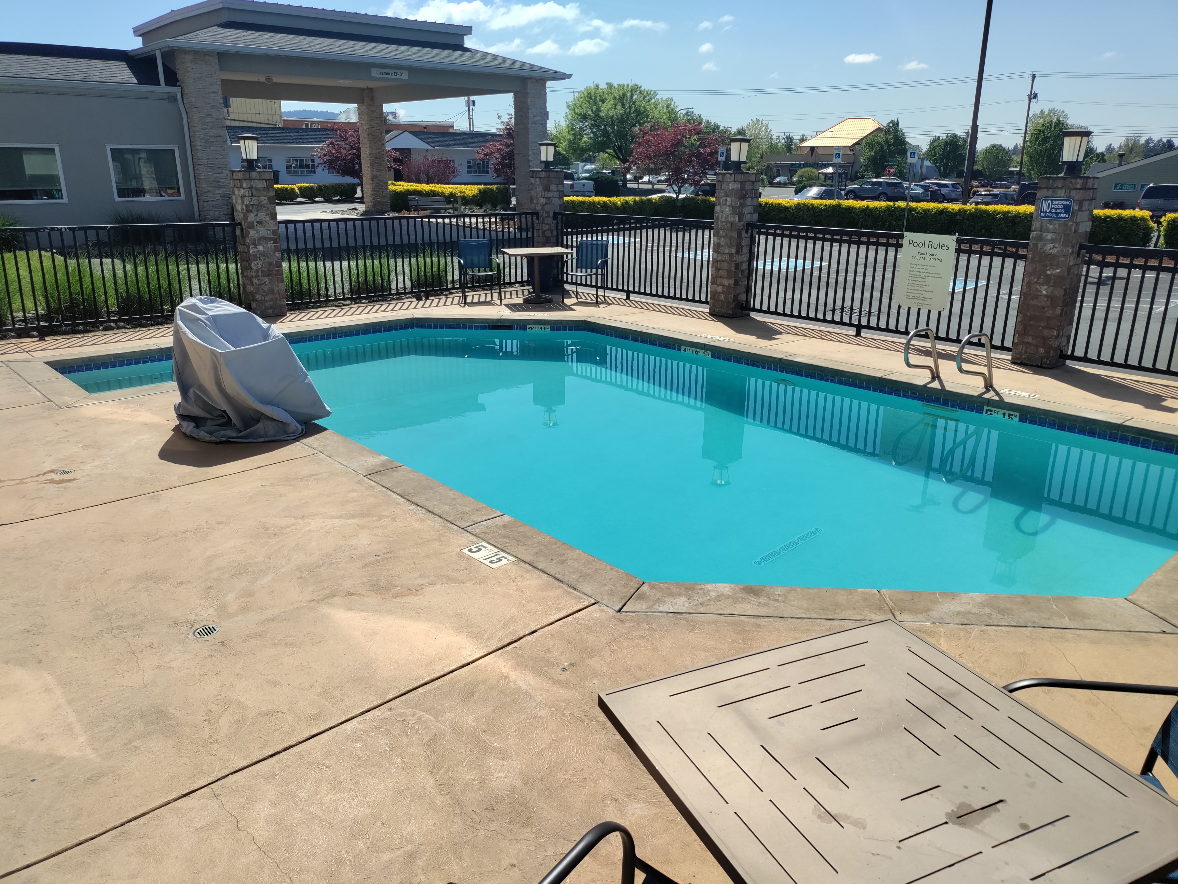 HOLIDAY INN EXPRESS NEWBERG - WINE COUNTRY 59/60