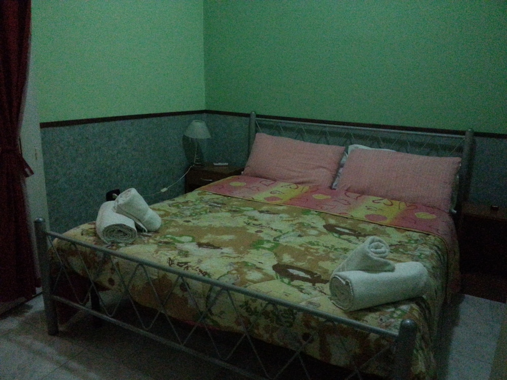 Astra Bed and Breakfast 15/50