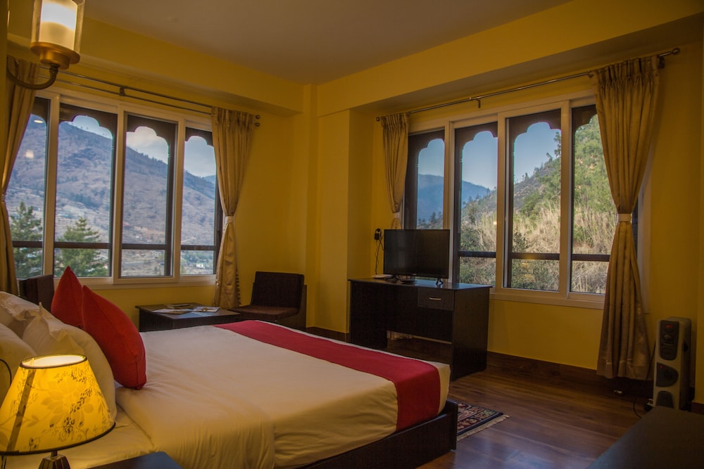 Bhutan Silverpine Resort 20/50