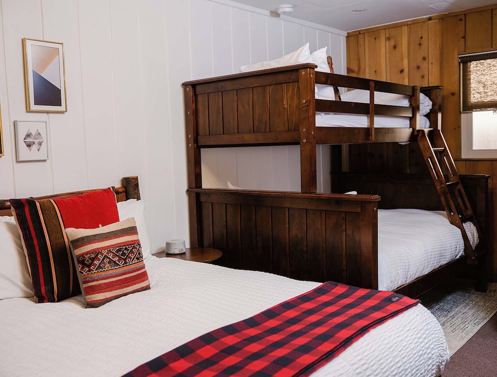 Motel, Family, Bunk Bed, Queen Bed