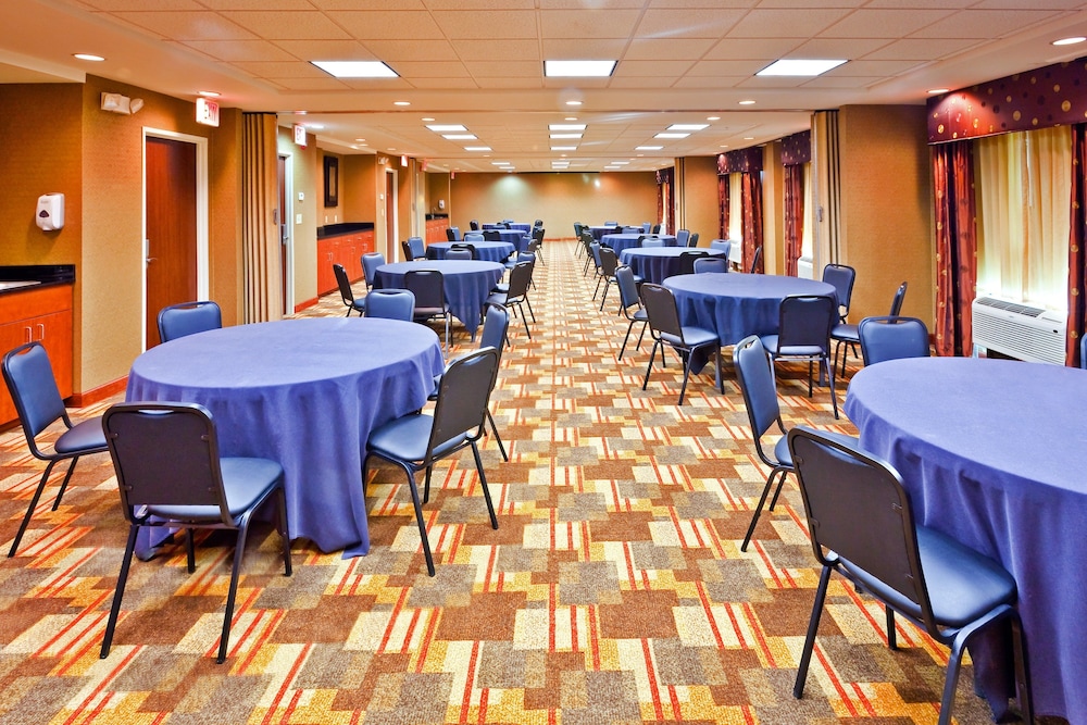 Holiday Inn Express Hotel And Suites Memphis Germantown 60/69