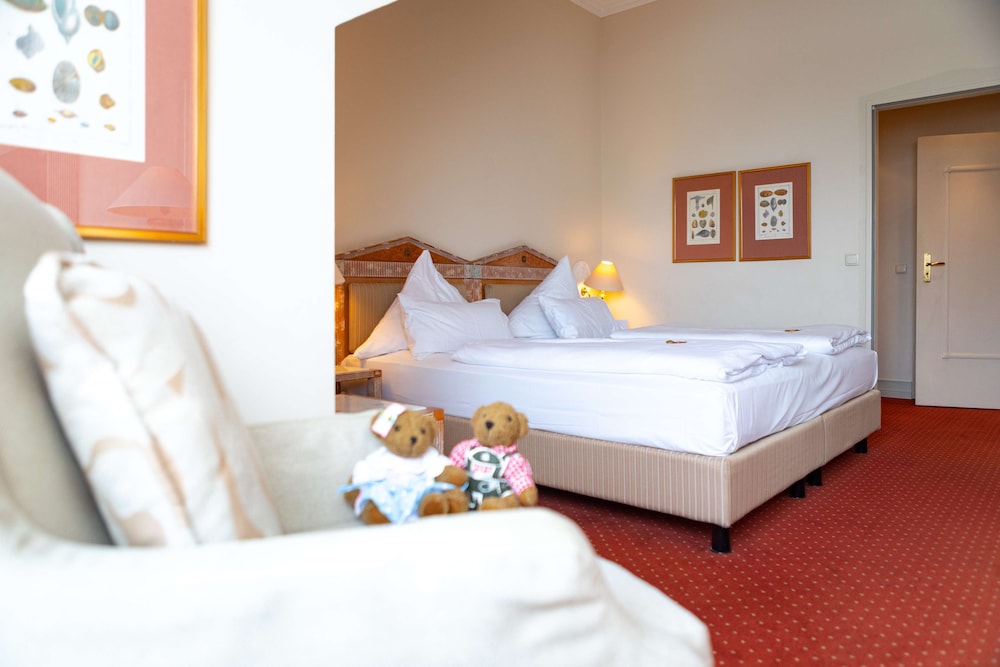 STANDARD, SINGLE, QUEEN BED