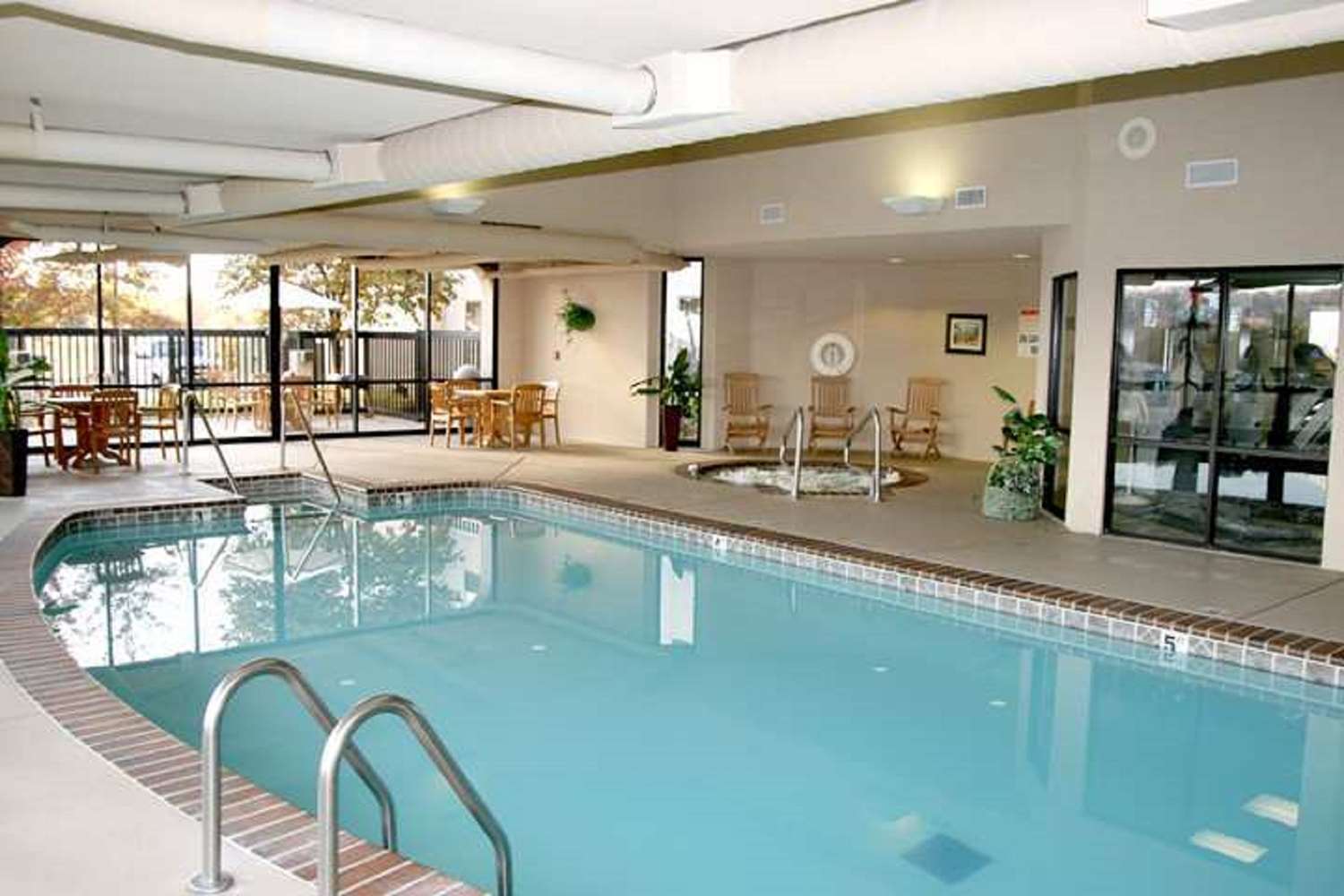 swimming pool spa