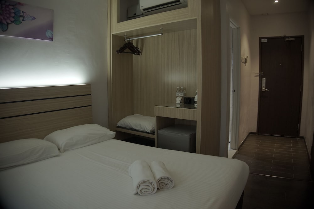 The Blanket Hotel 17/45