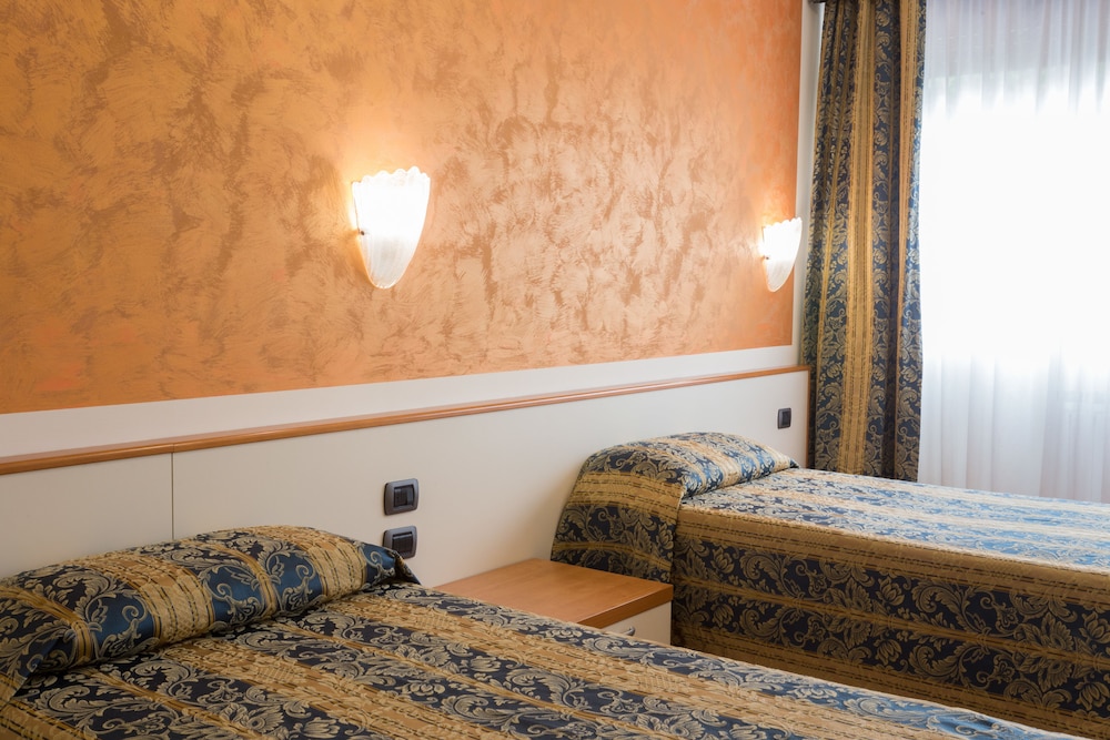 غرفة بسرير مزدوج، Airmotel 3/9