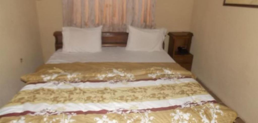 Samelot Hotel 4/10