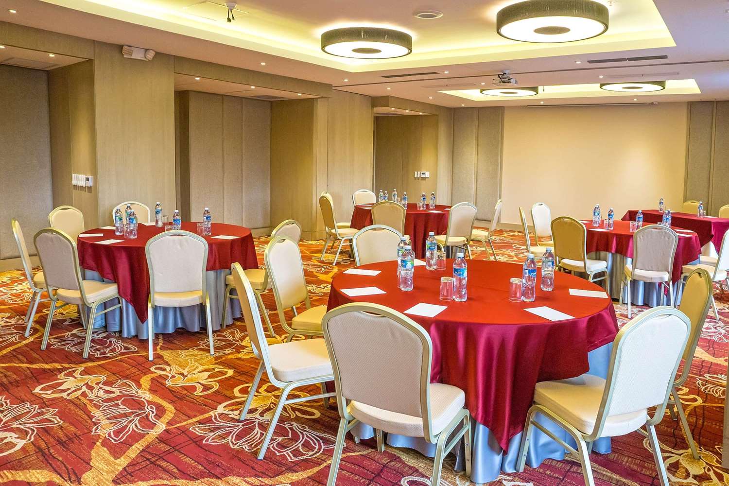 Radisson Hotel Guayaquil 41/47
