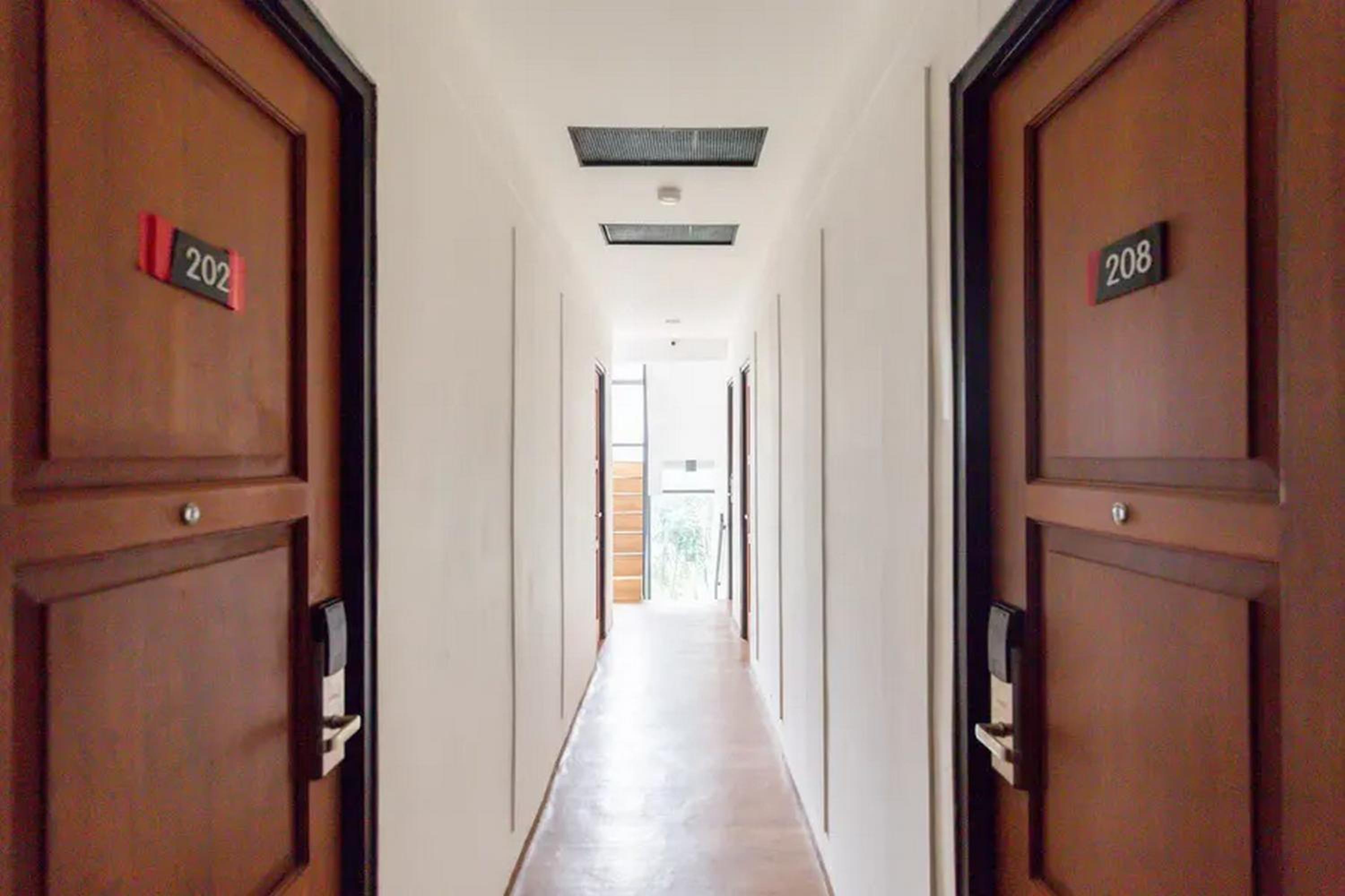 RedDoorz Plus near ICE BSD 2 29/42