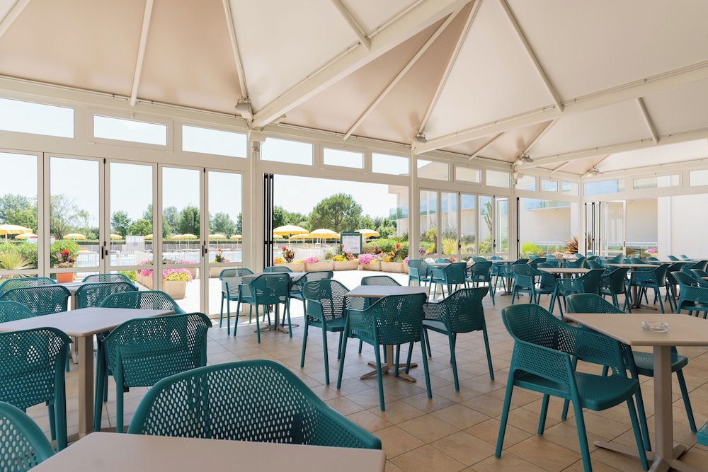 HOTEL MAREGOLF 33/46