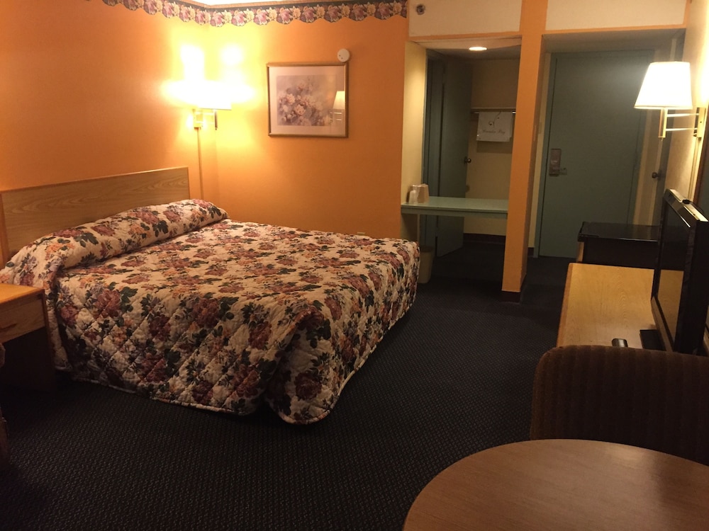 Camelot INN 14/22