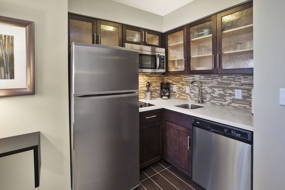 جناح استوديو بسرير كوين بمطبخ، Staybridge Suites Benton Harbor St Joseph 3/3