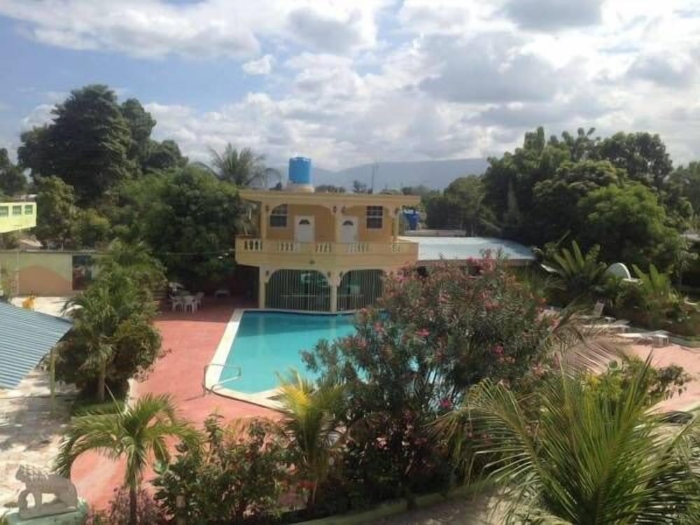 La Cayenna Hôtel Et Restaurant 37/39