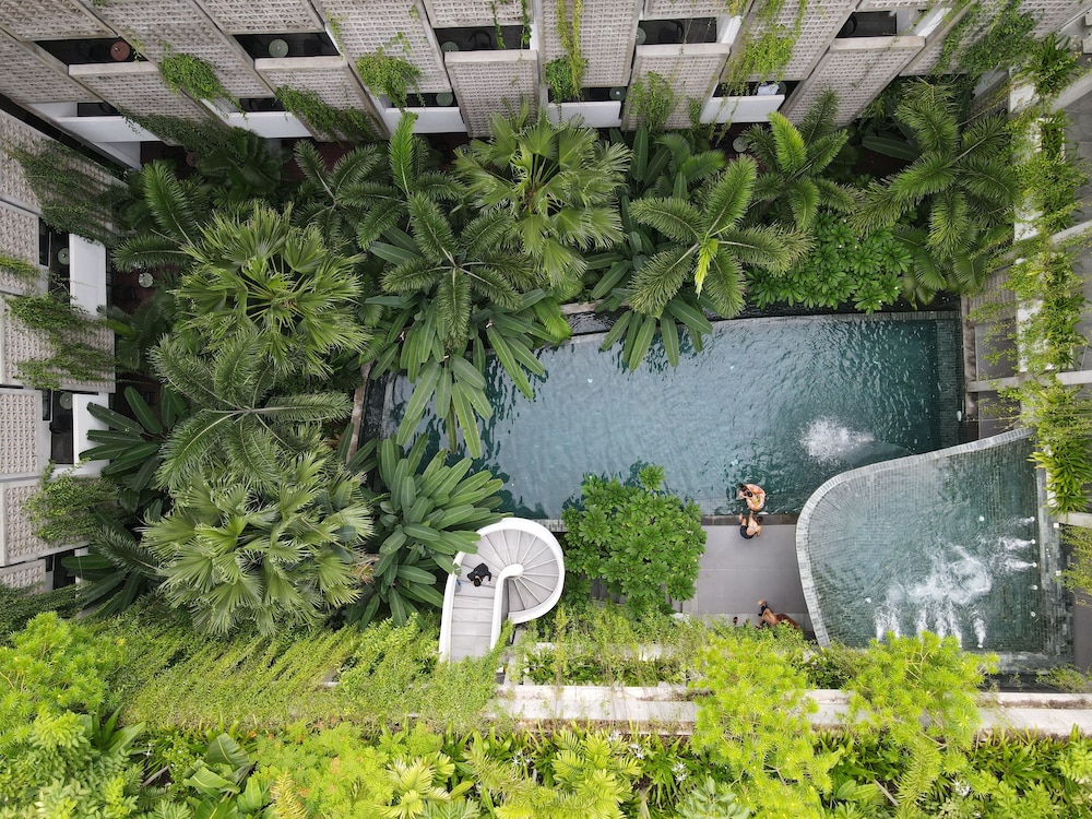 Baitong Hotel And Resort Phnom Penh 45/47