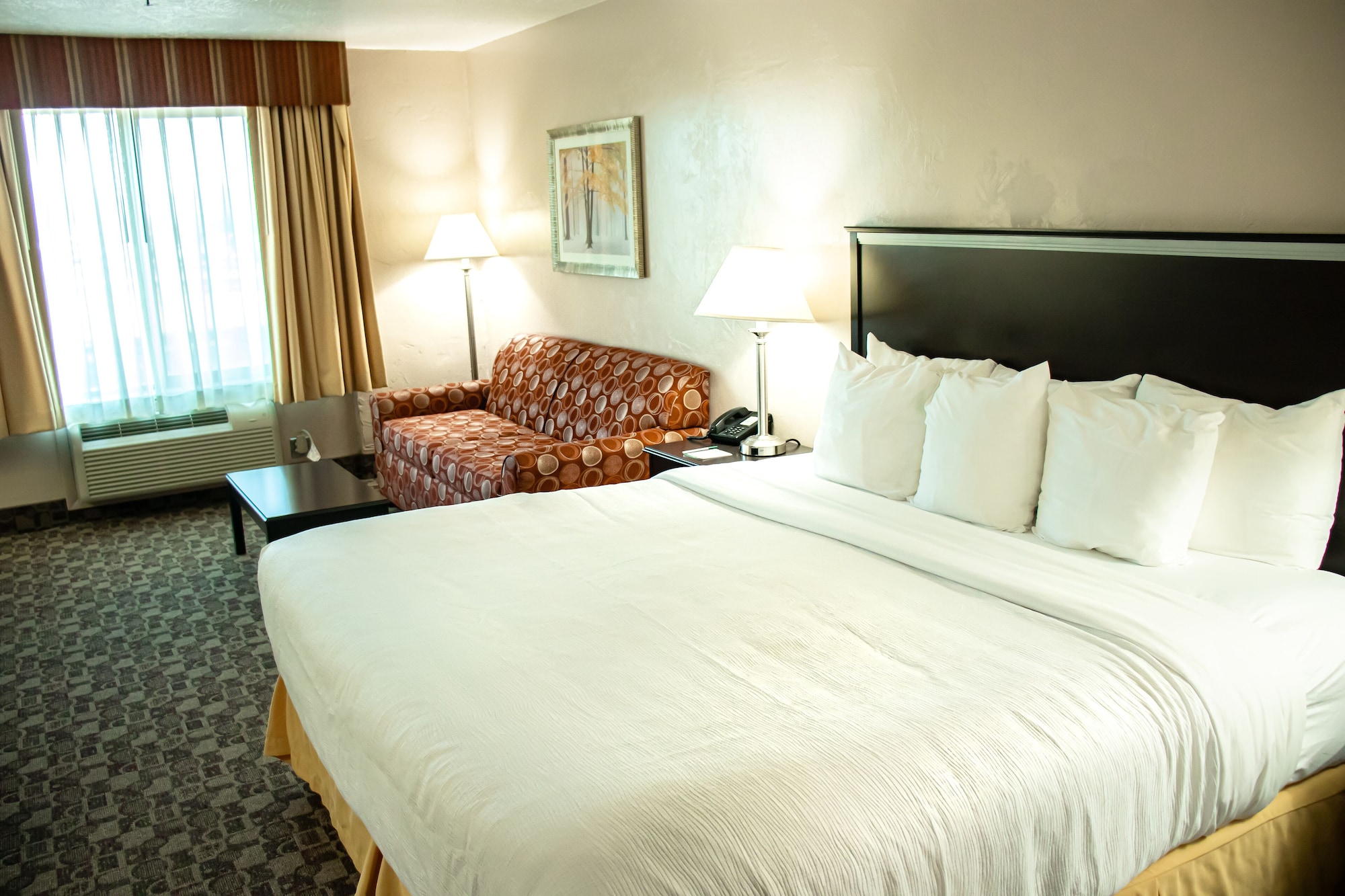 Standard, Queen Bed