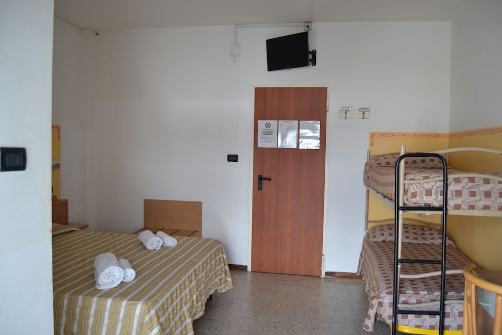 Hotel Rosy 9/27