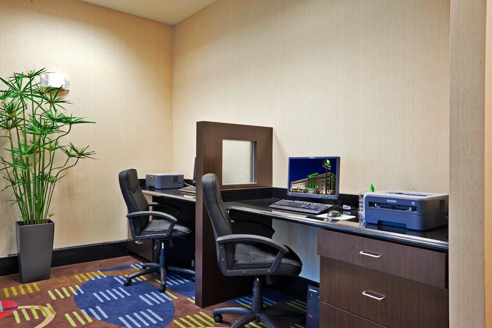 Holiday Inn Hotel And Suites Waco Northwest 49/59