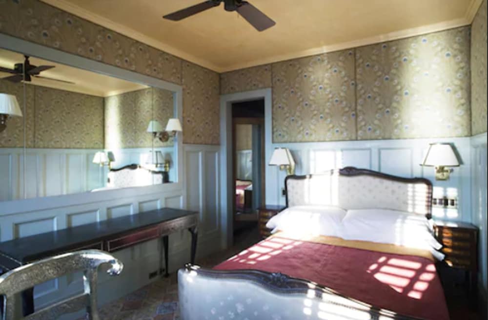The Jane Hotel 12/51