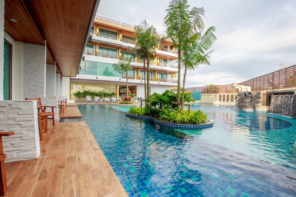 Aqua Resort Phuket photo3