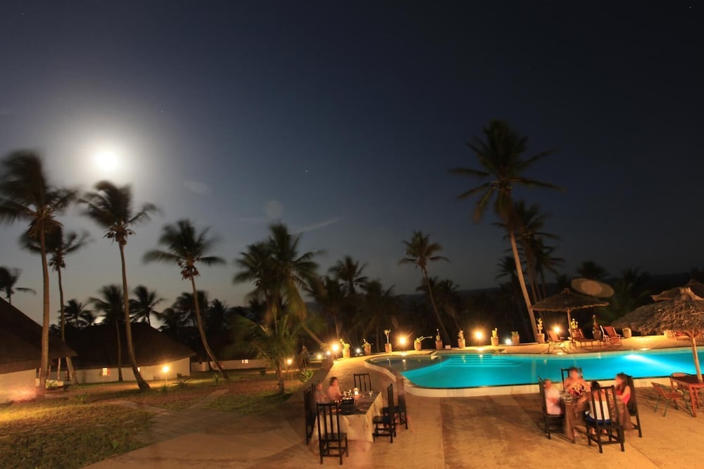 Blue Moon Beach Holiday Resort 19/32