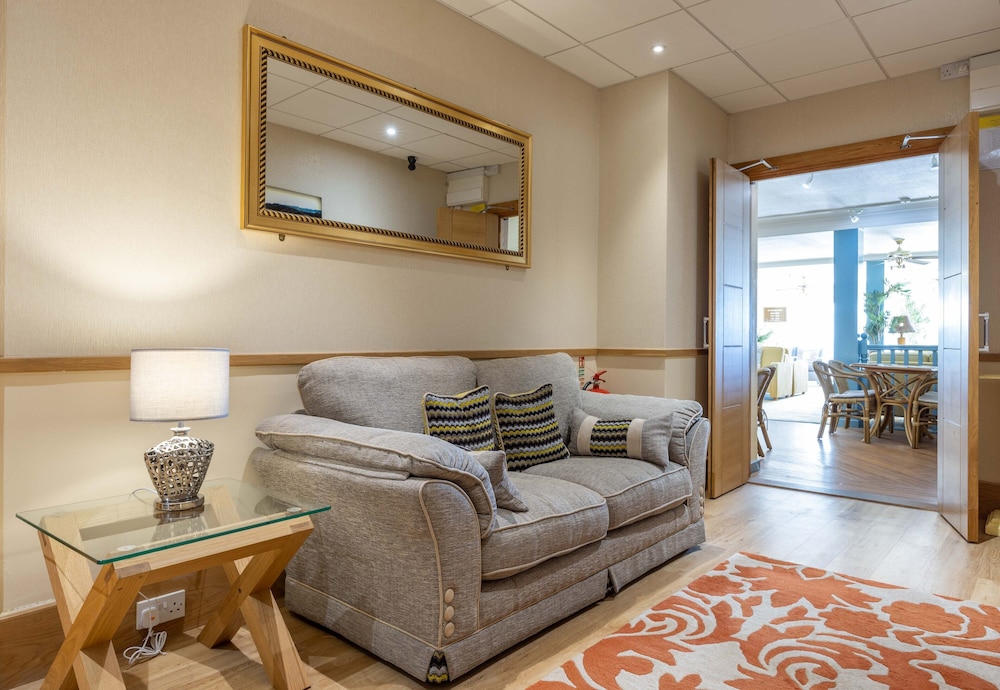 Biarritz Hotel 25/50