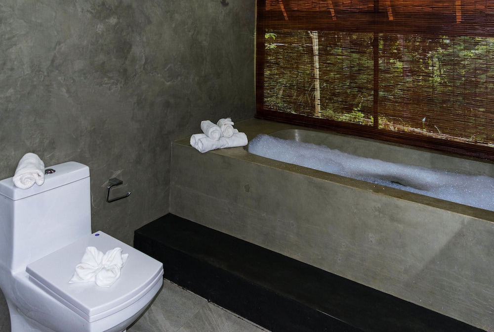 Kandy Cabana Eco Resort 34/36