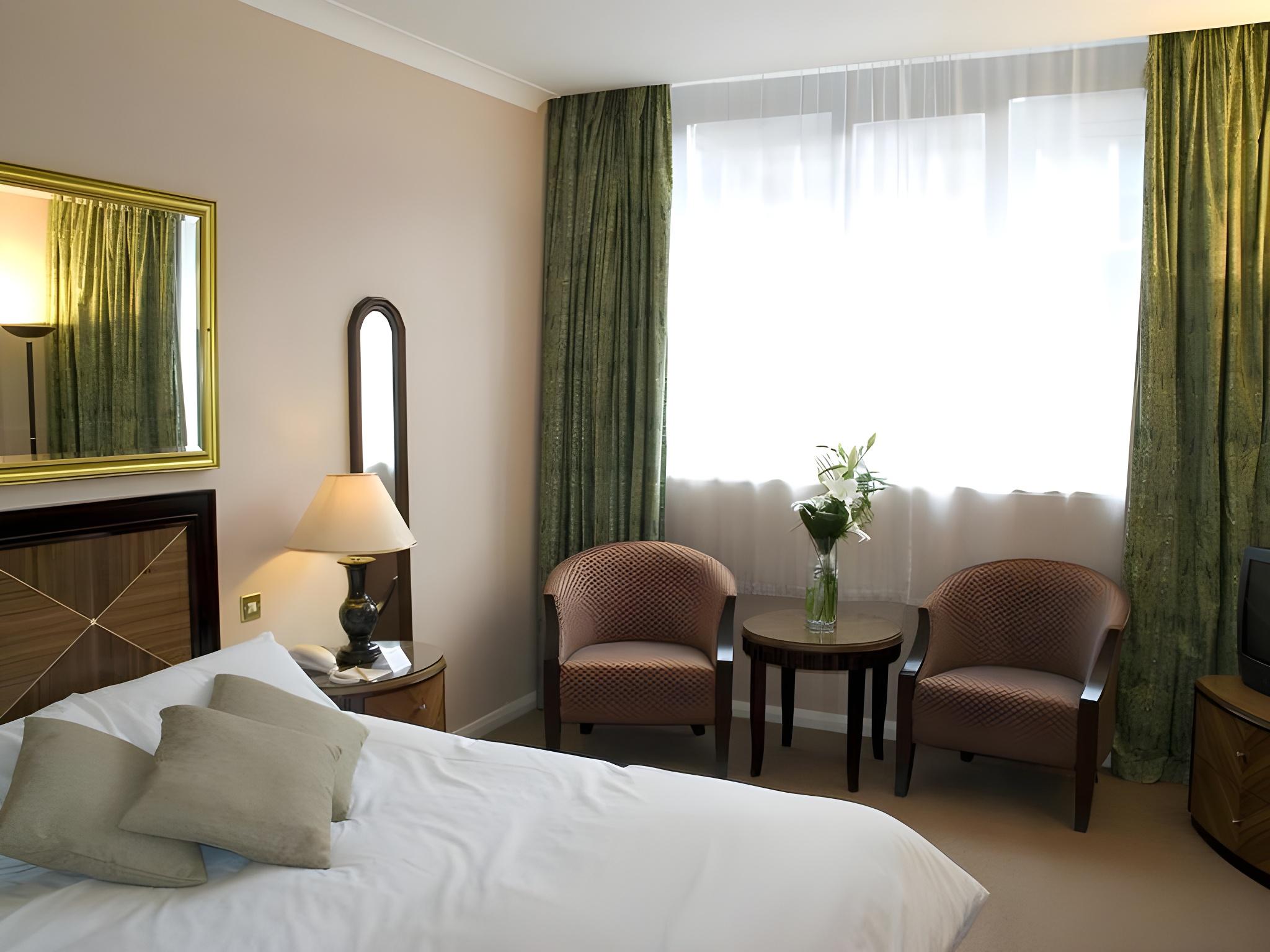Inner, Single, King Bed