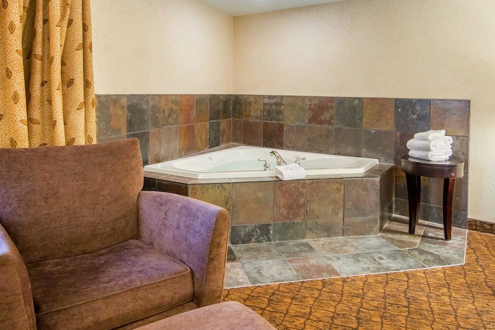 swimming pool spa