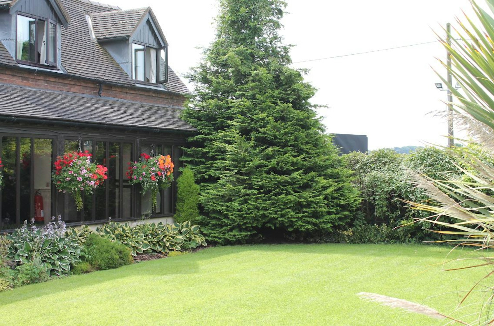 Oak Farm Hotel 38/40