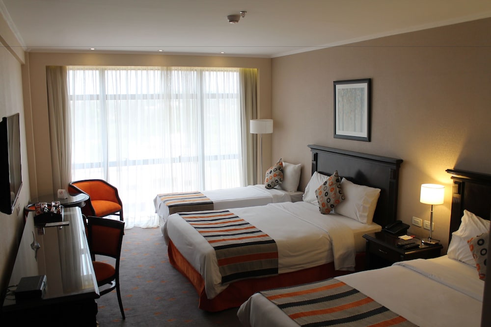 CARNAVAL HOTEL CASINO 16/52