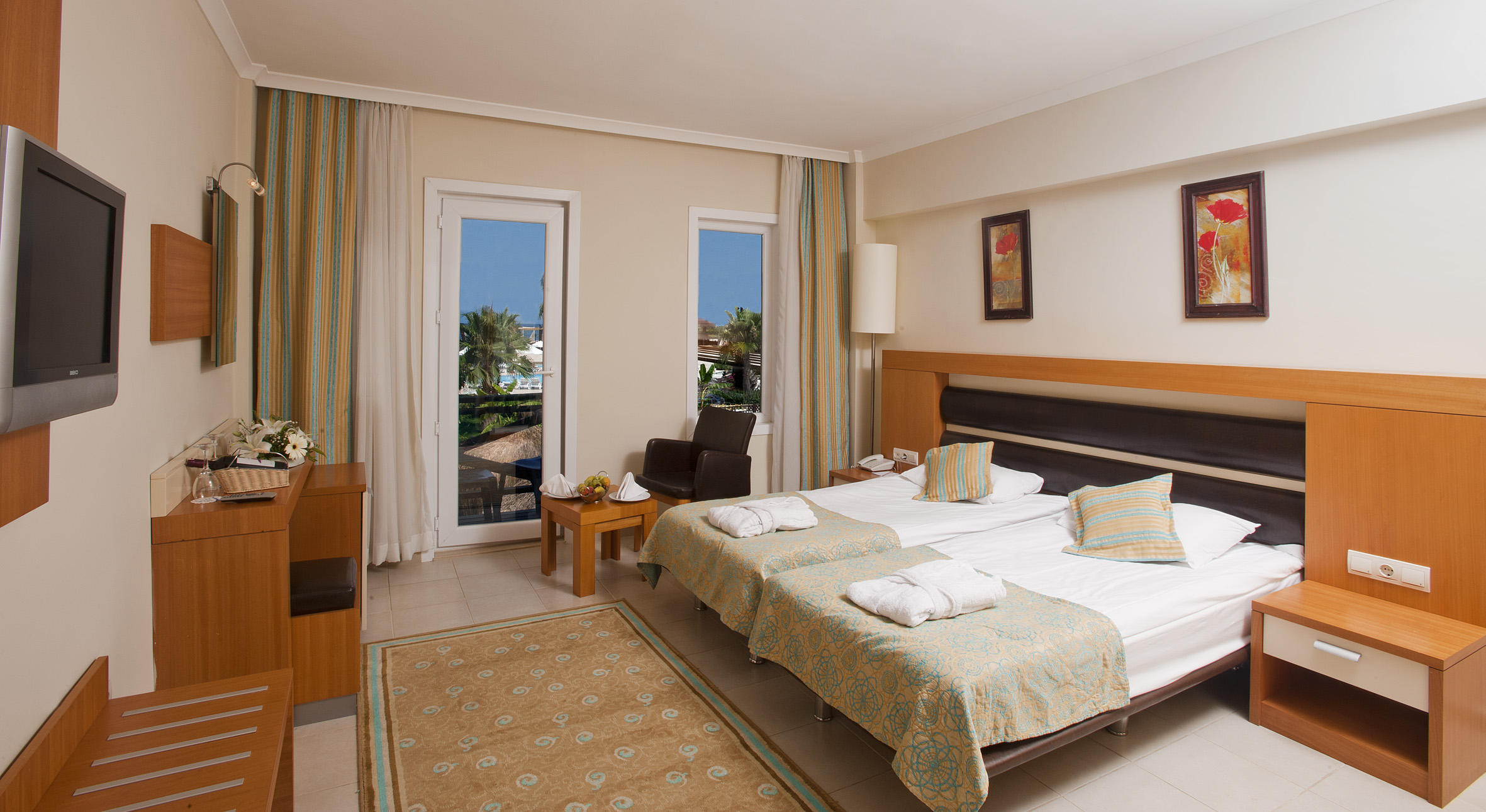 Triple Room Land View