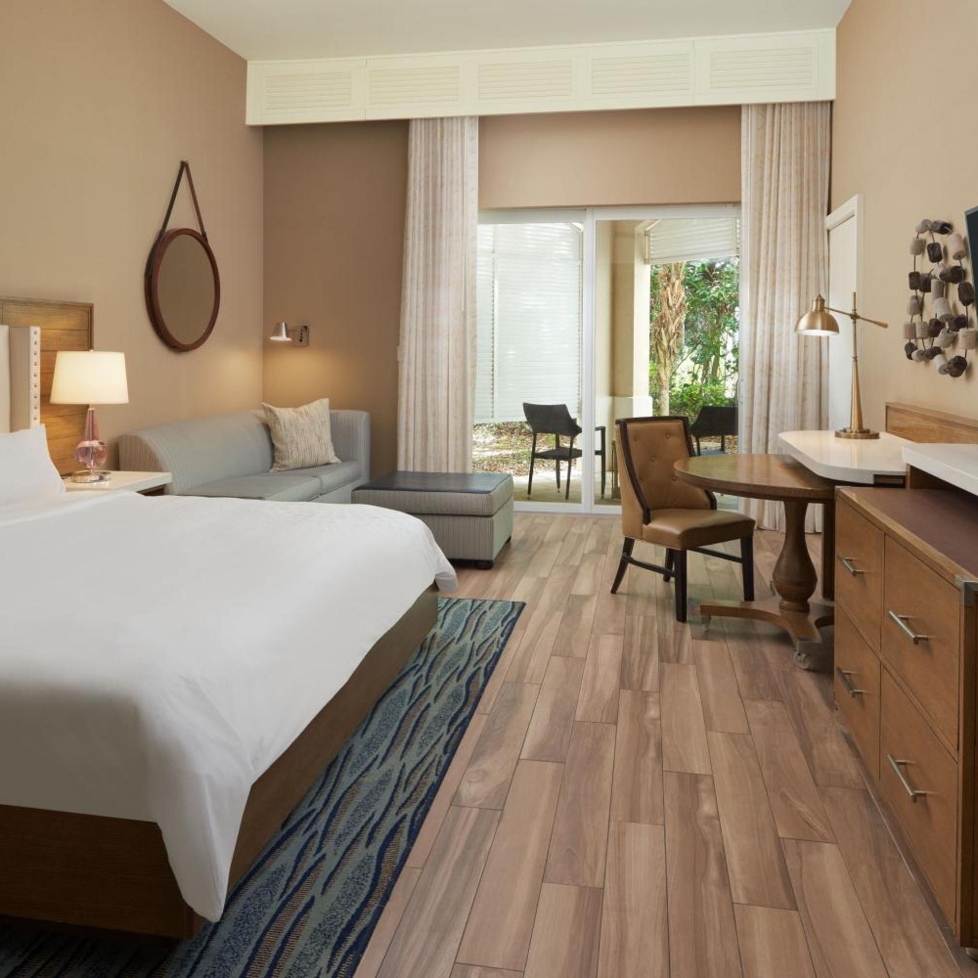 Guest Room, King Bed, Resort View, Balcony