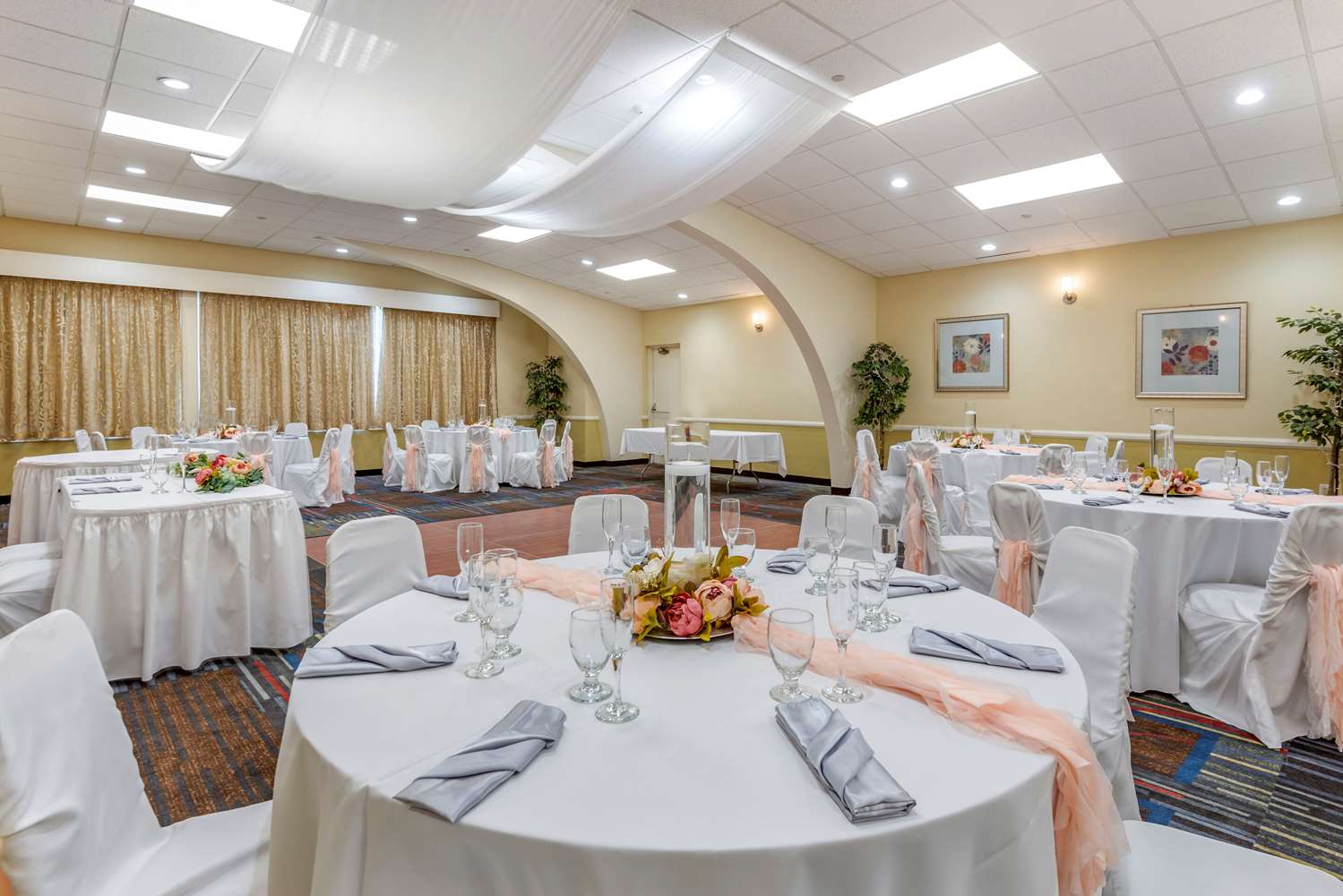 restaurant cafeteria
