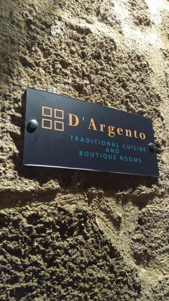 D'Argento Boutique Rooms 2/63