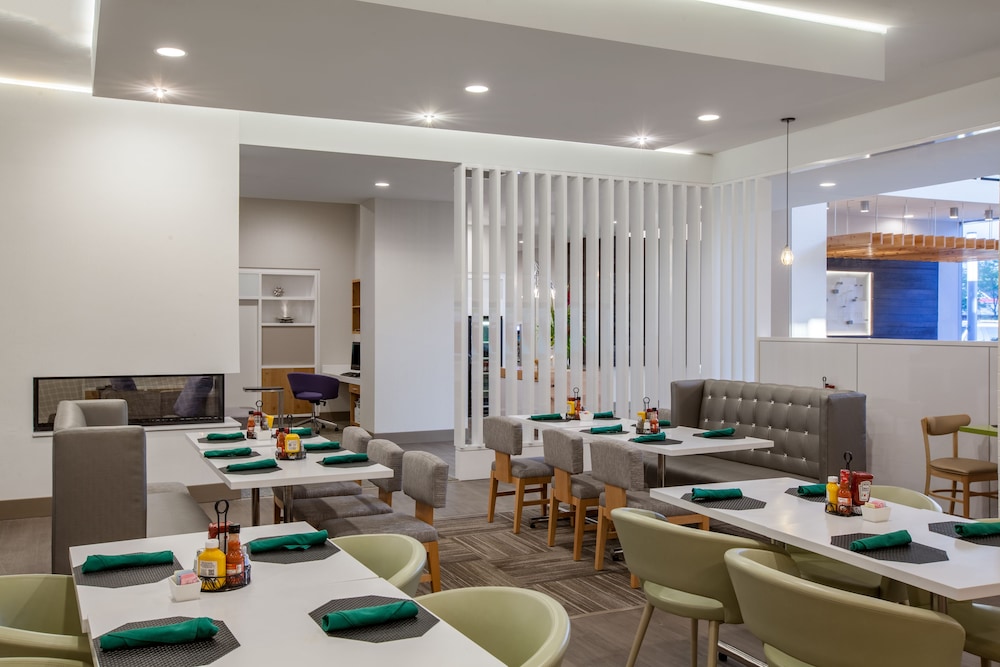 Holiday Inn Cleveland Clinic 52/64