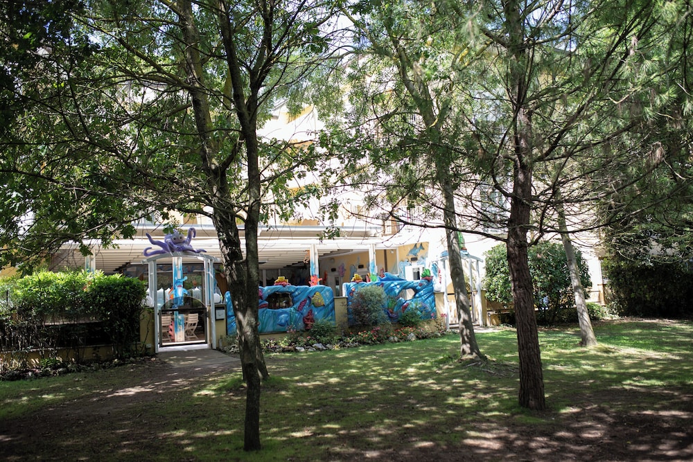 Family Hotel Pinetina Mare 37/50