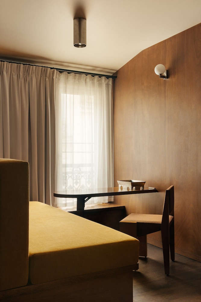 Edgar Suites Bouchardon 24/28