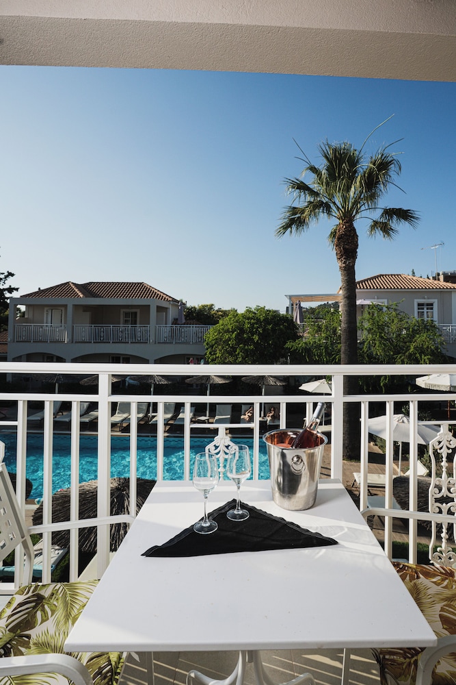 Aeolos Boutique Hotel & Suites 2/65