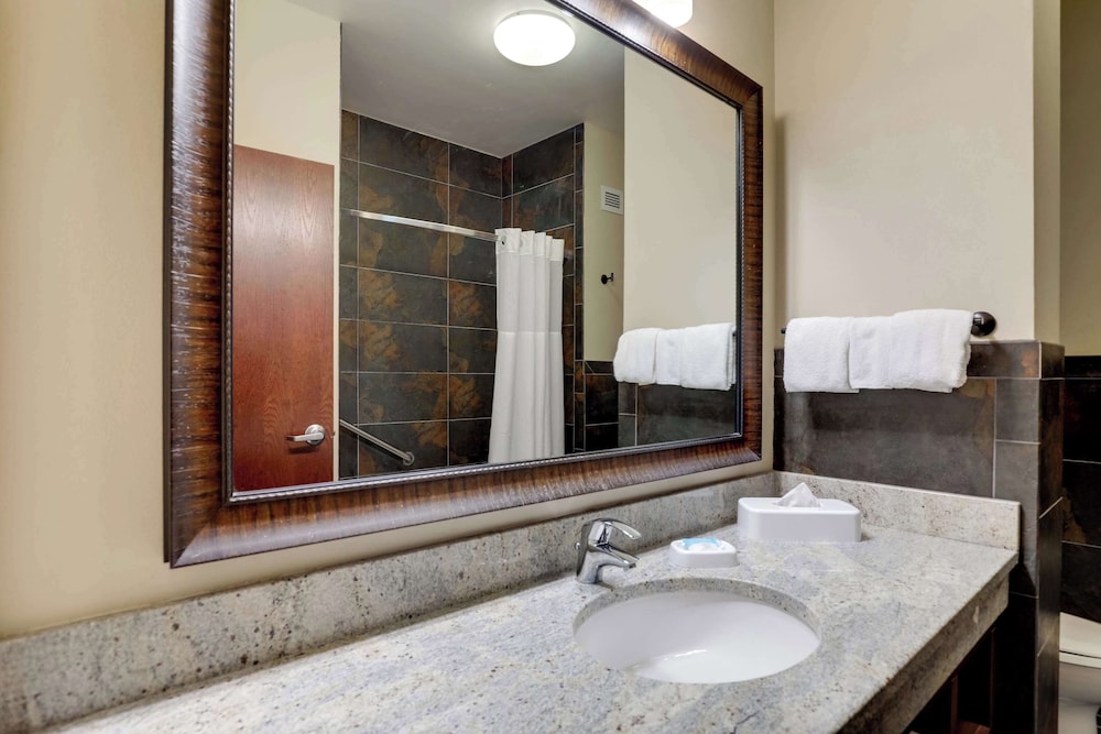 Drury Plaza Hotel New Orleans 50/50