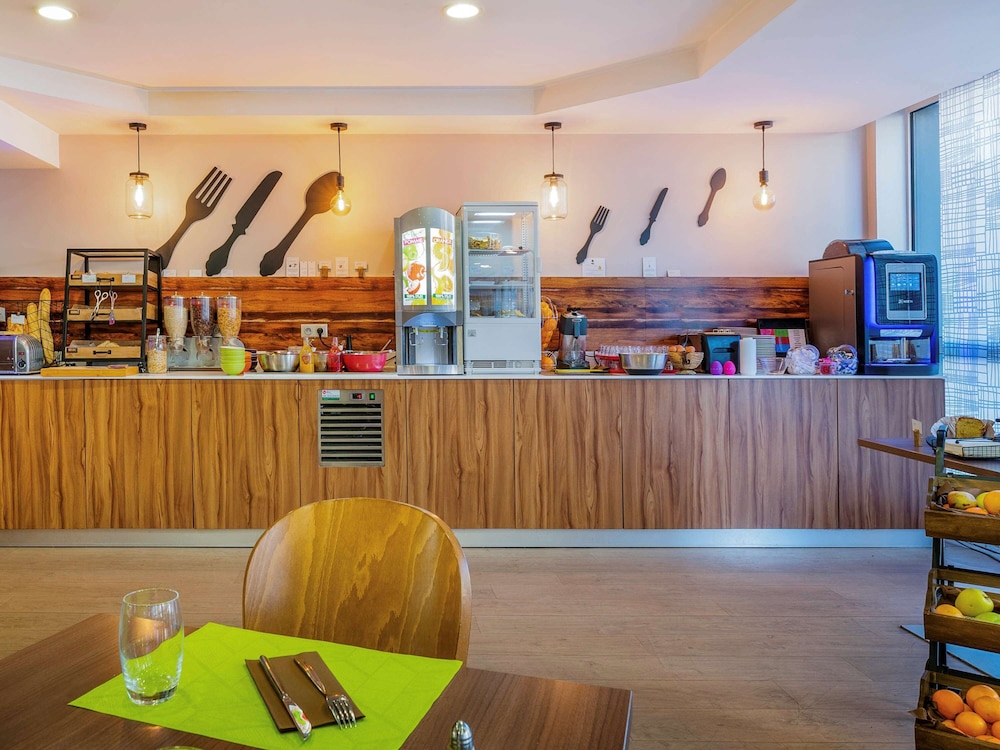 Ibis Styles Tours Centre 5/74