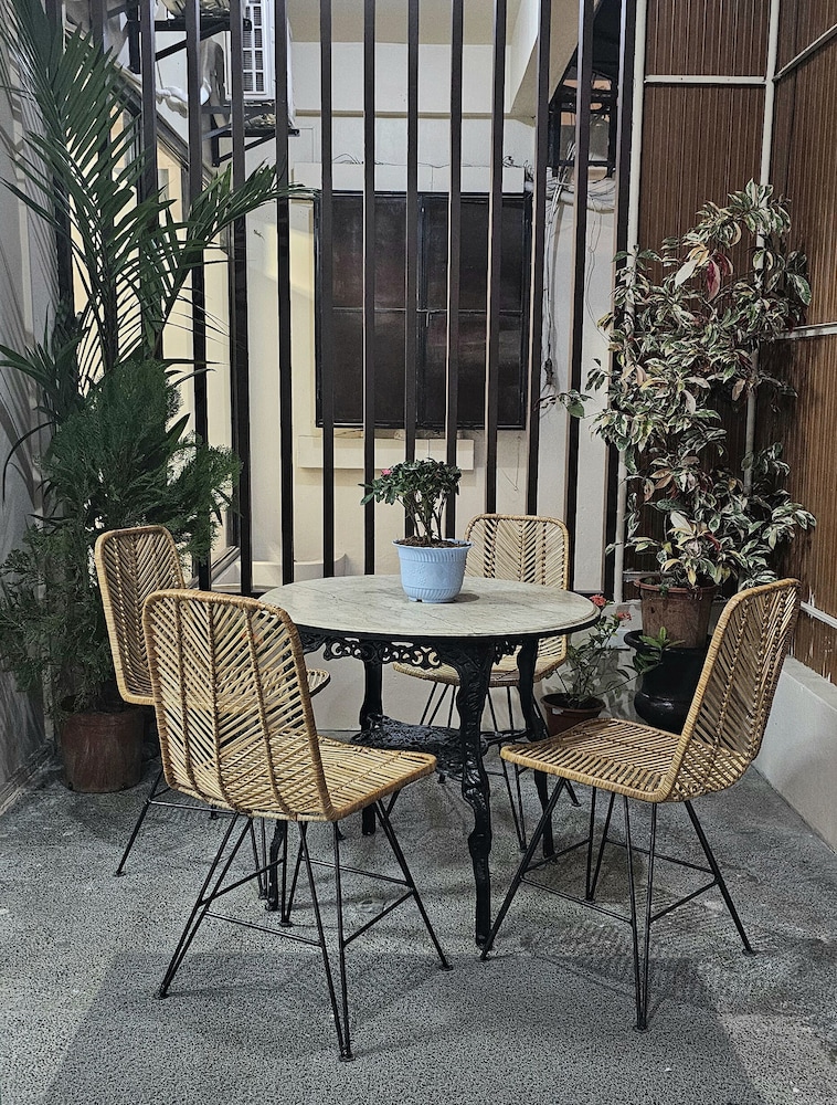 RB Bed and Breakfast 34/36
