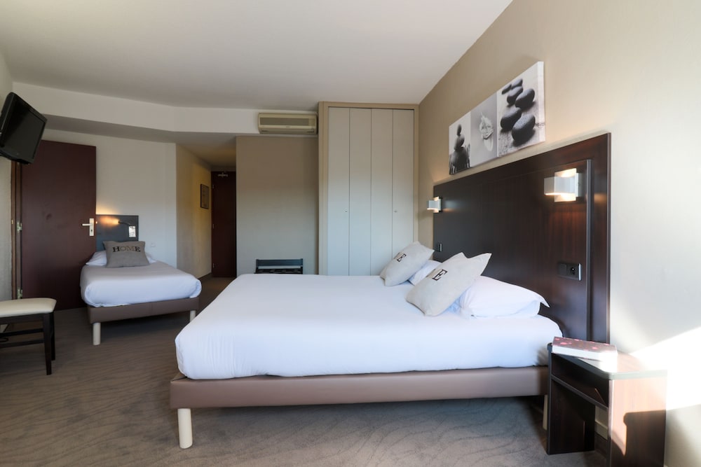 Inter Hotel Le Floreal 15/66