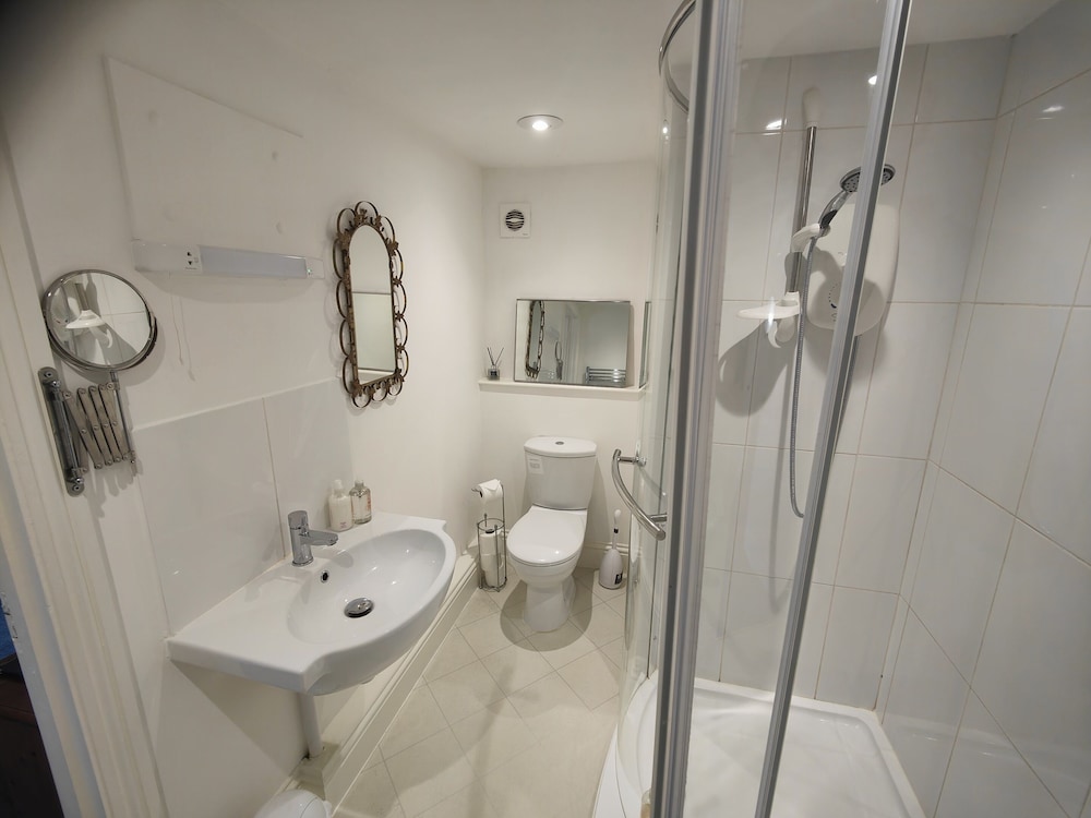 Manor Farm Bed & Breakfast 40/45