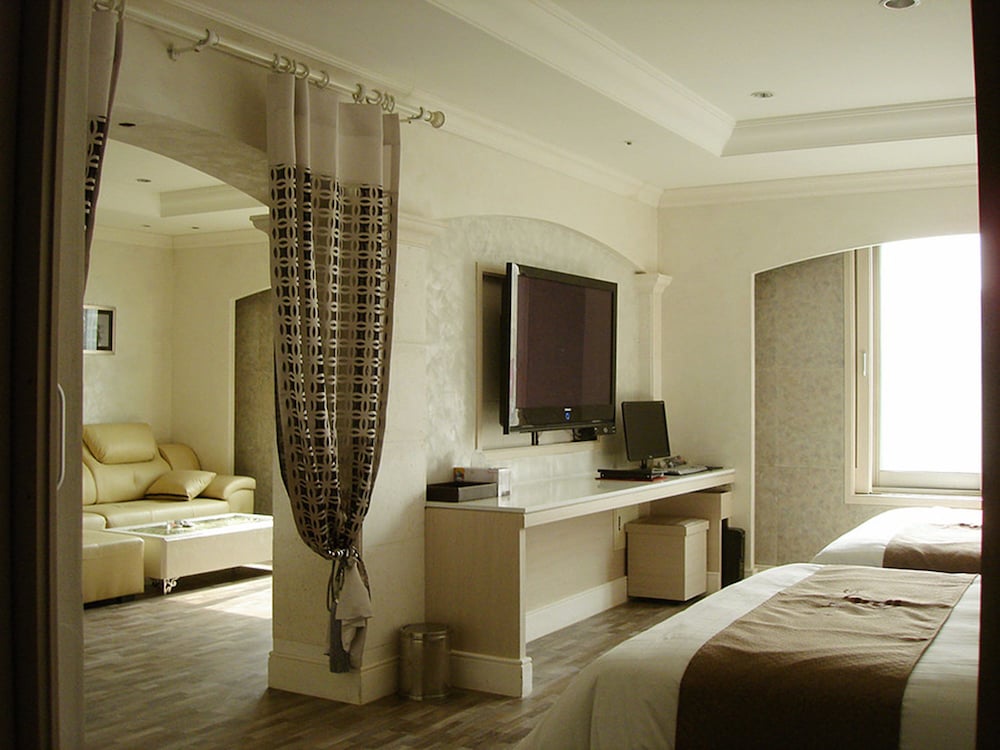 B-Stay Bucheon Hotel 13/19