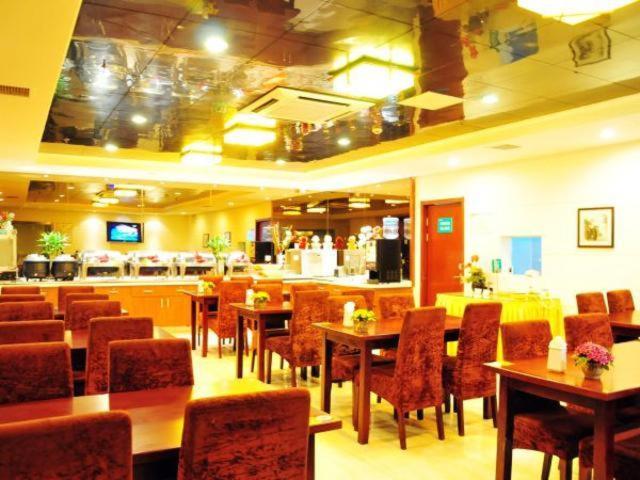 Jinjiang Inn (Wujiang Zhongshan North Road Pedestrian Street) 38/52