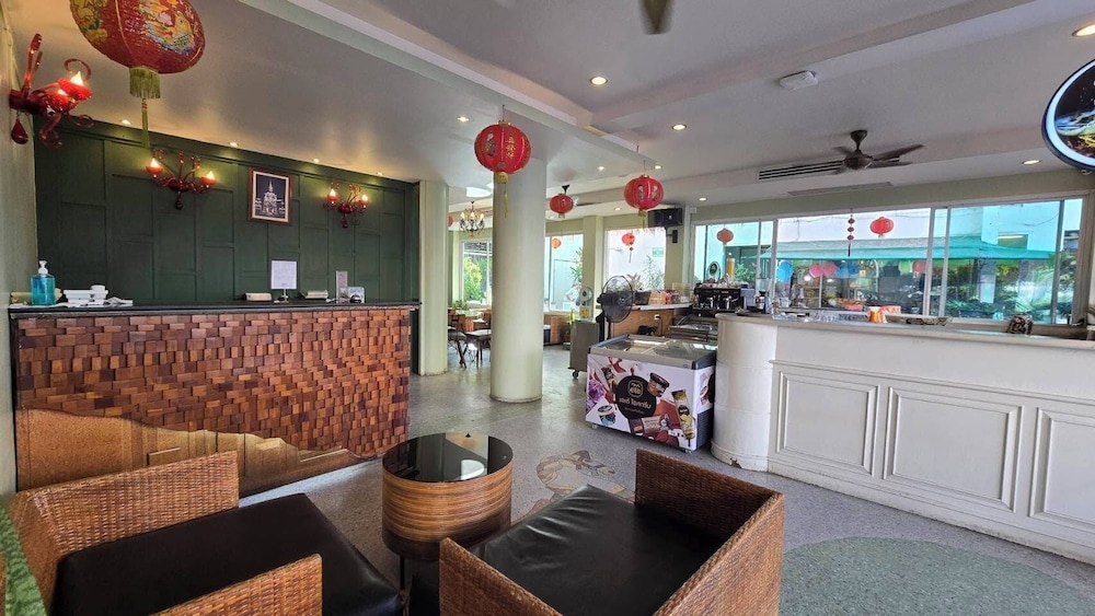 On Hotel Phuket 8/71