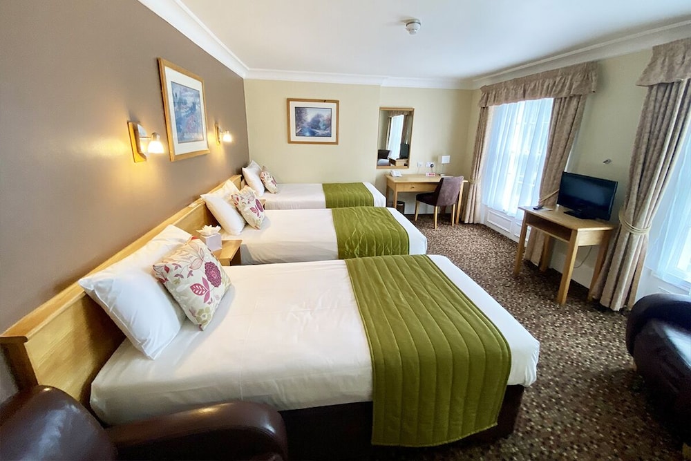1 BEDROOM, DELUXE, TRIPLE
