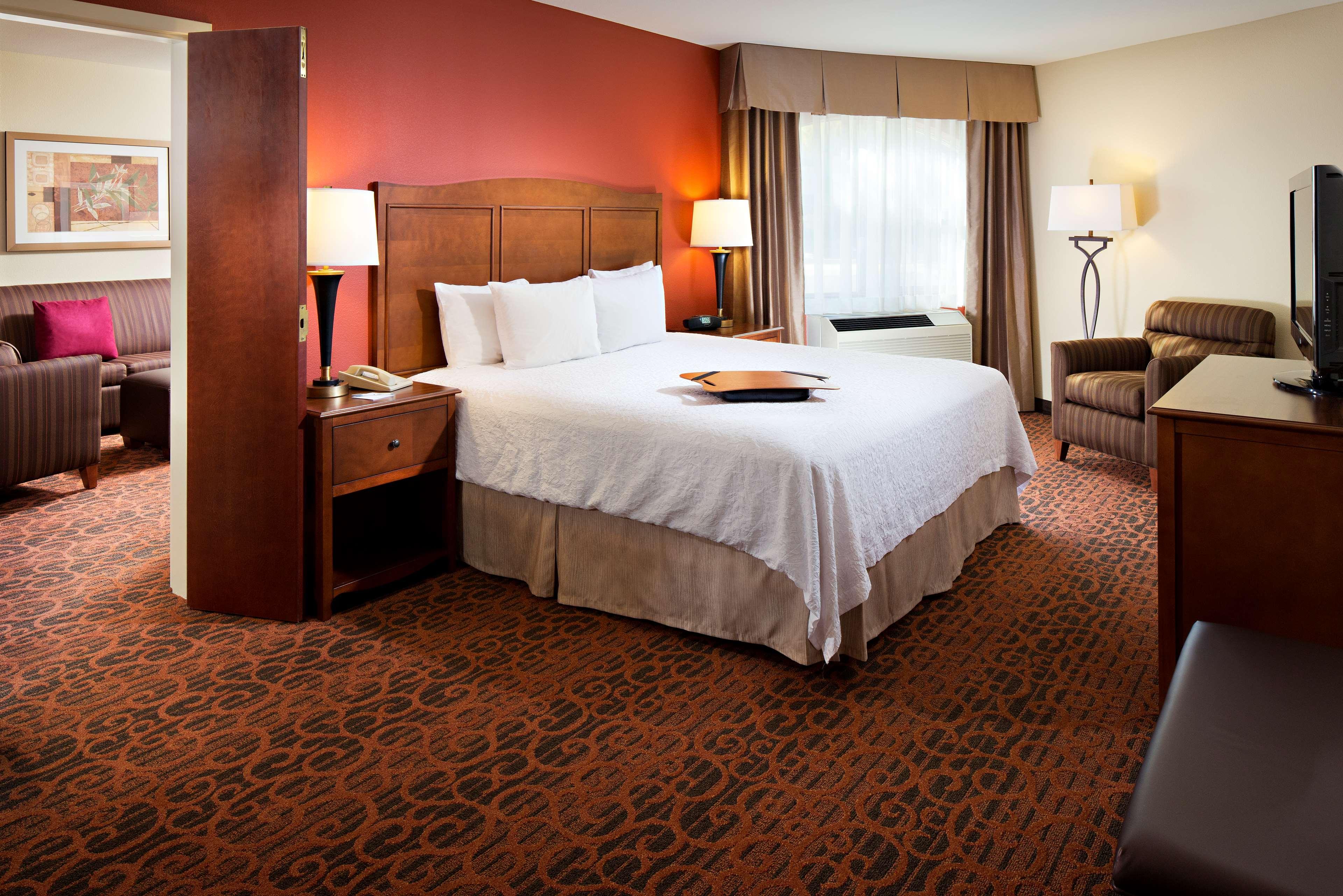 1 BEDROOM, SUITE, KING BED