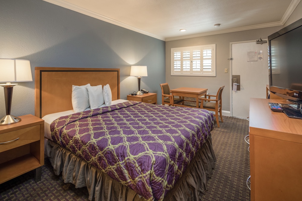 Soma Park Inn – Civic Center 14/50