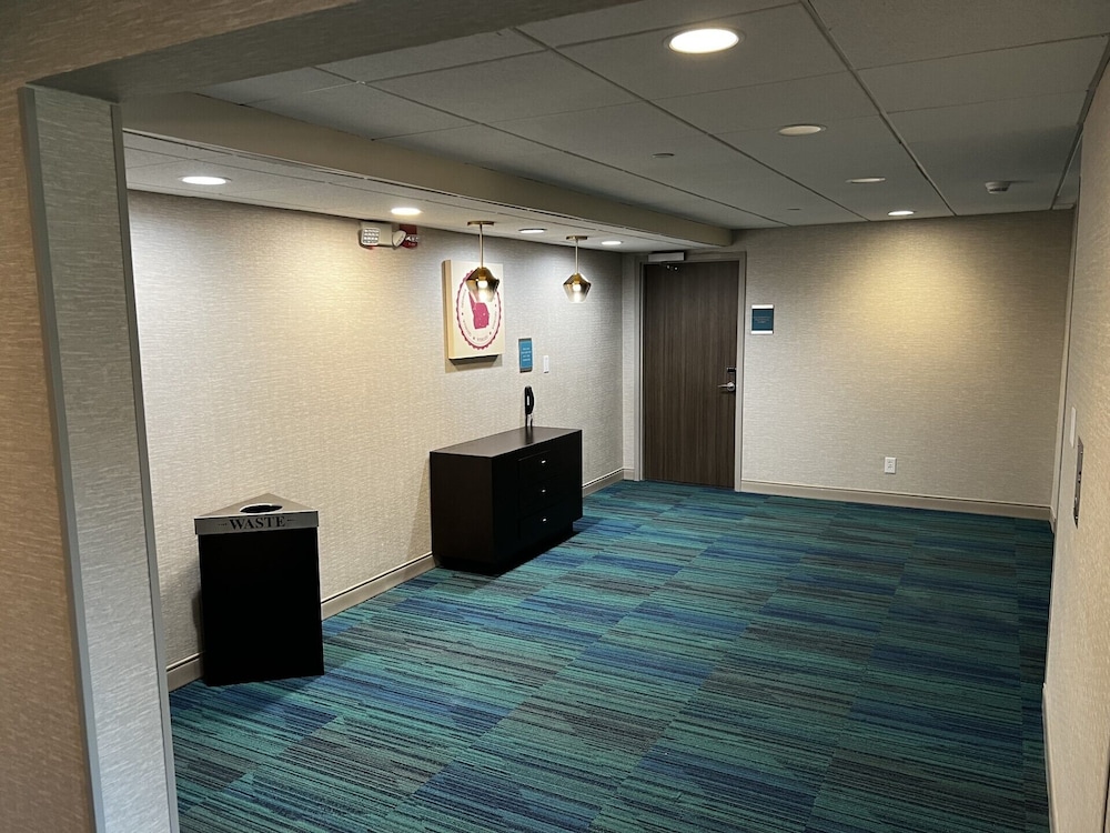 Home2 Suites by Hilton Hinesville 2/16